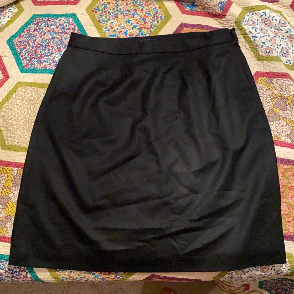 J Crew wool pencil skirt. Lined with pockets.
